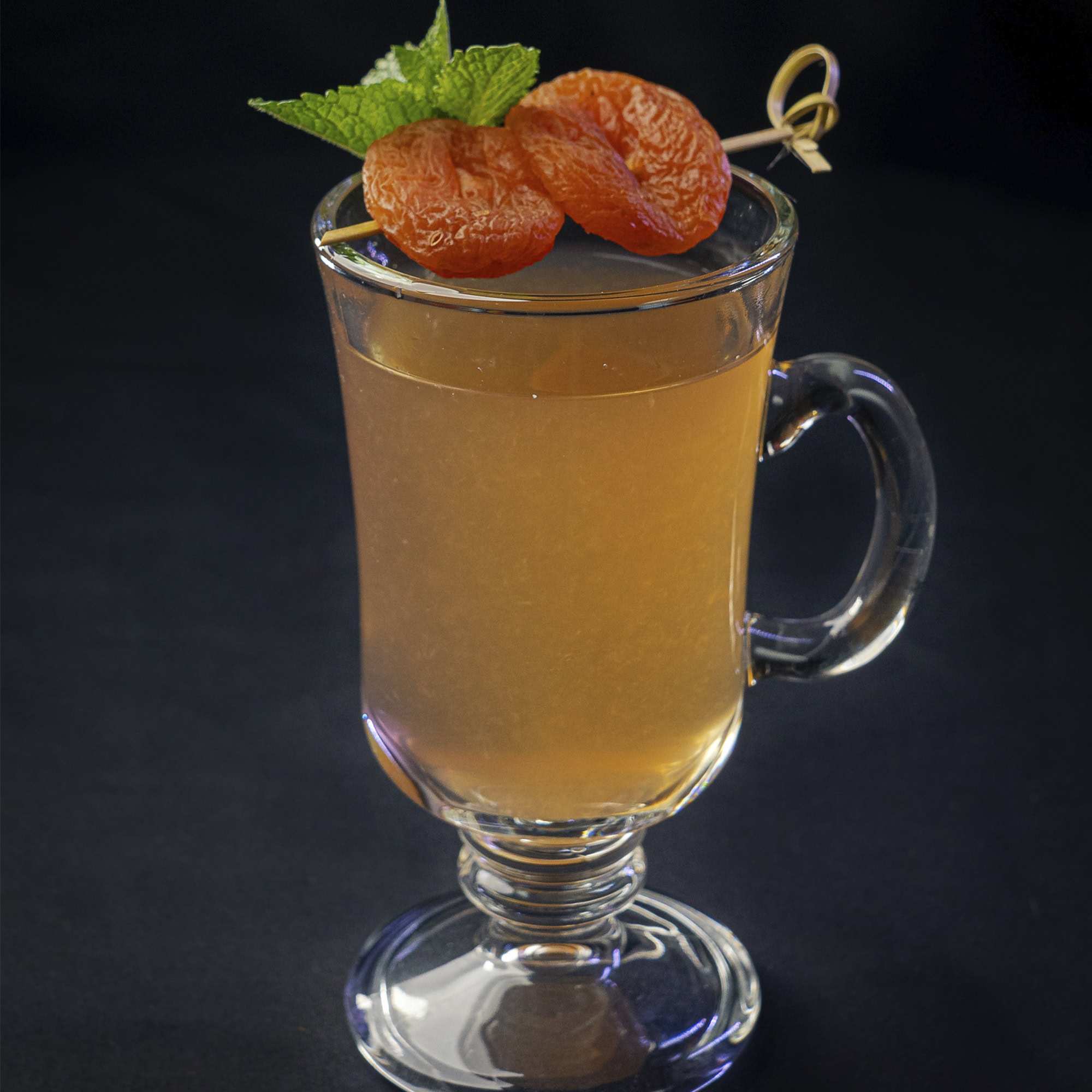 cocktail cranberry & apricot grog