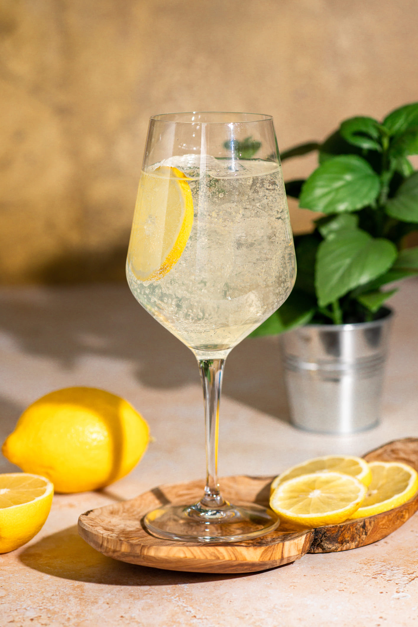 de luxe spritzer alcoholic cocktail