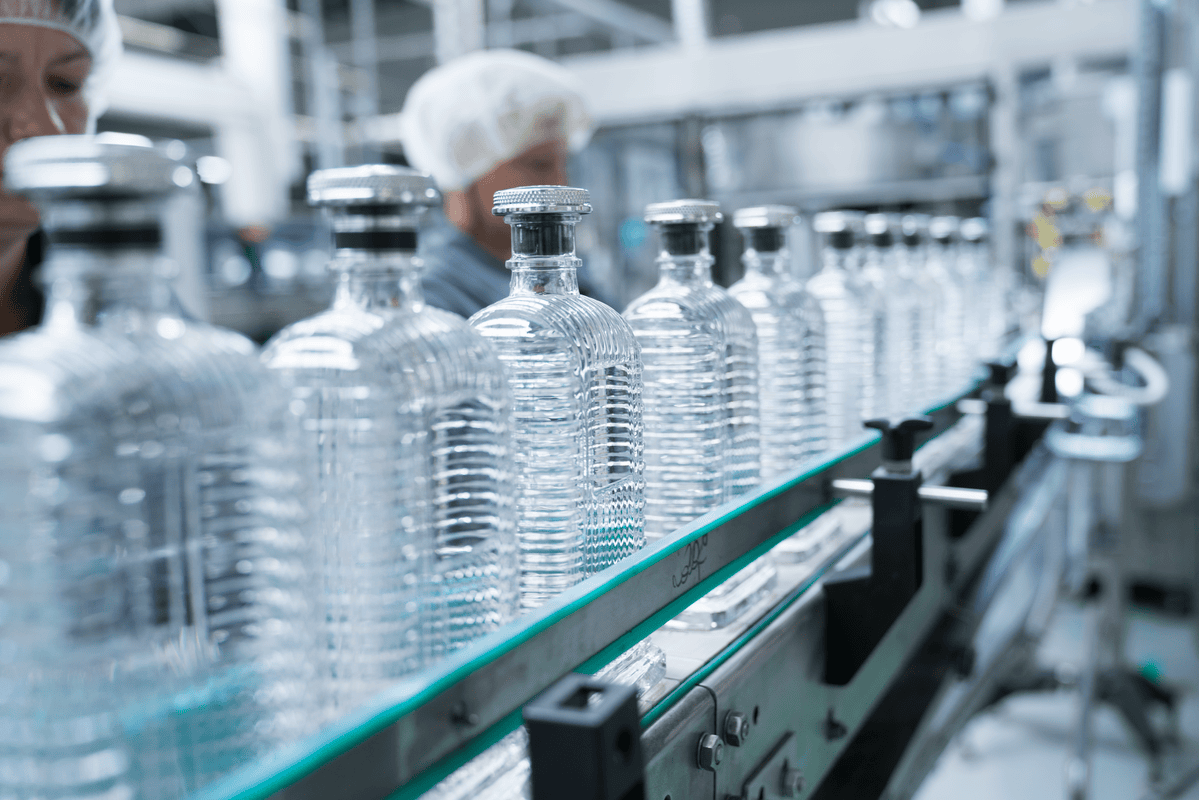 Does the bottle material affect the taste of vodka?