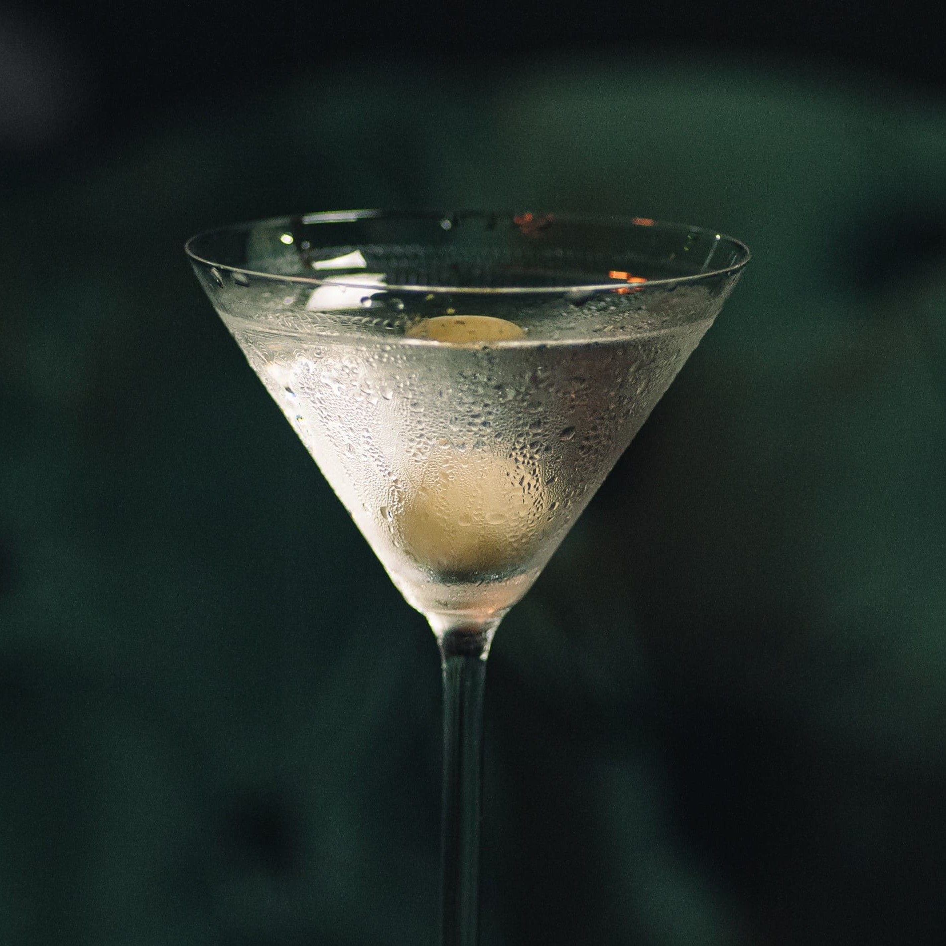 How to Make the Perfect Martini at Home: A Complete Guide